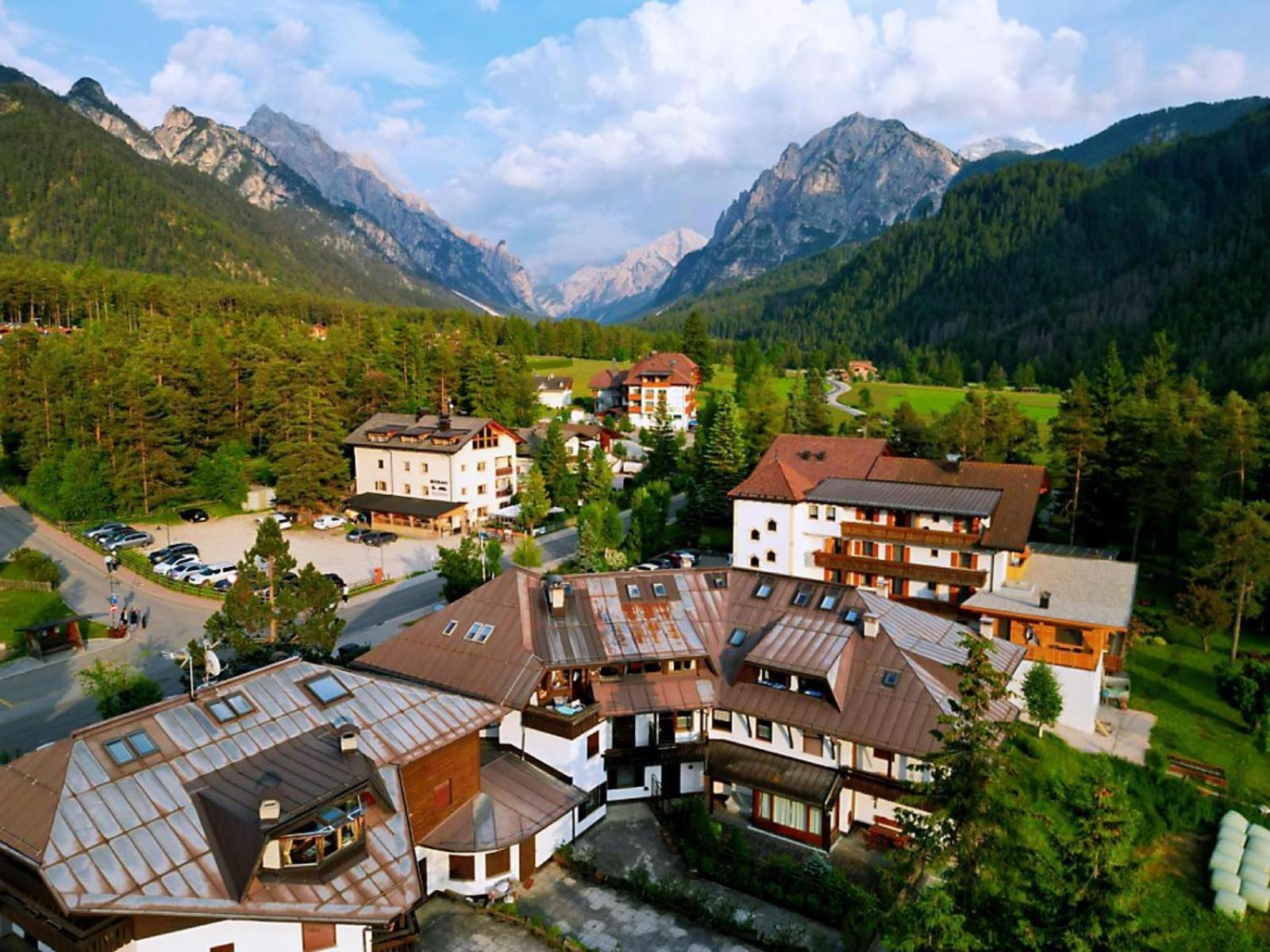 Les Corcelles Appartement Al Plan di Mareo Buitenkant foto
